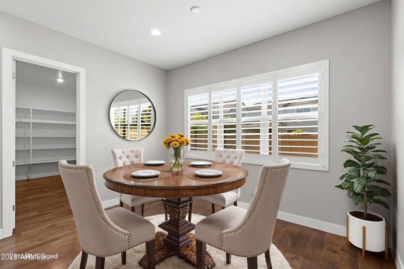 28-web-or-mls-IMG_2790 - Dining Room - S