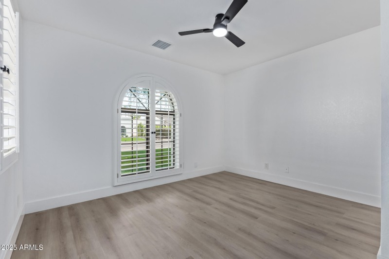 Second bedroom w/shutters