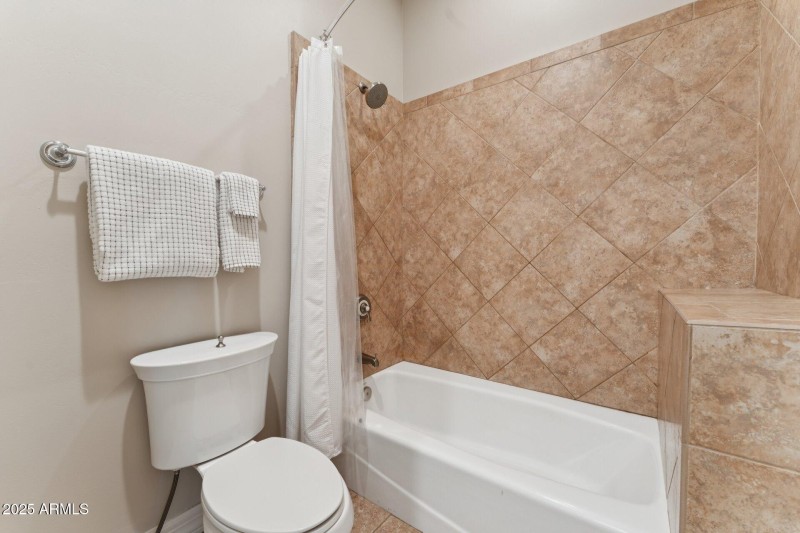 43-Pass Through Bathroom