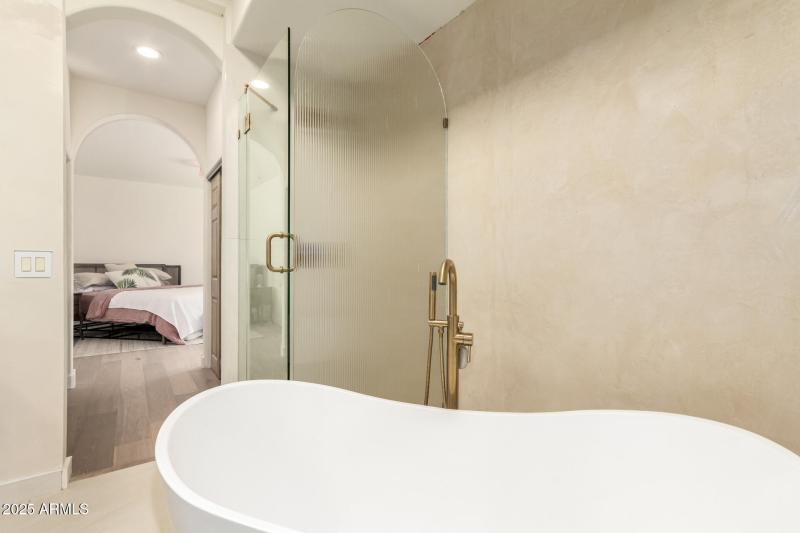 Separate shower & tub