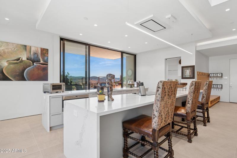 15-web-or-mls-24-jefferson-ct