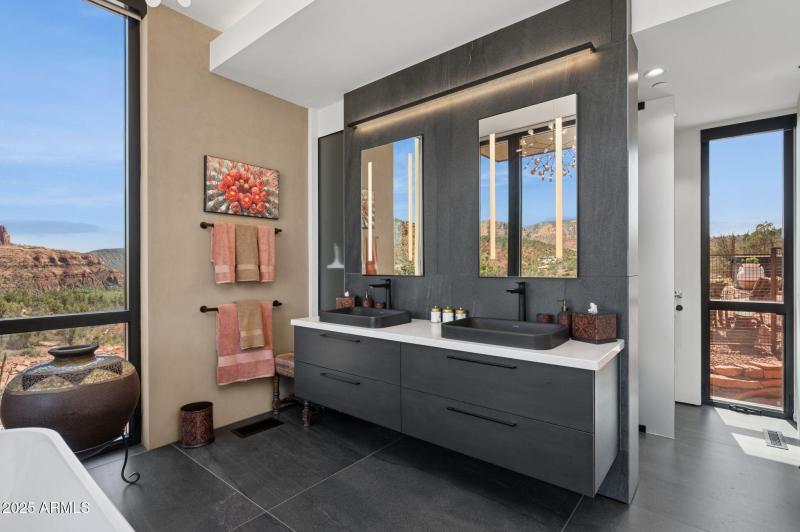 28-web-or-mls-24-jefferson-ct