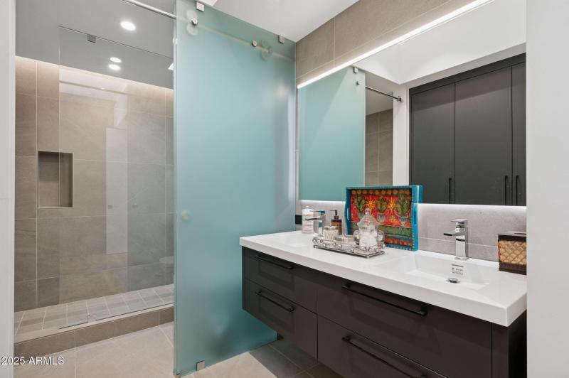 39-web-or-mls-24-jefferson-ct