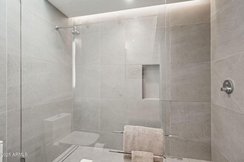 48-web-or-mls-24-jefferson-ct