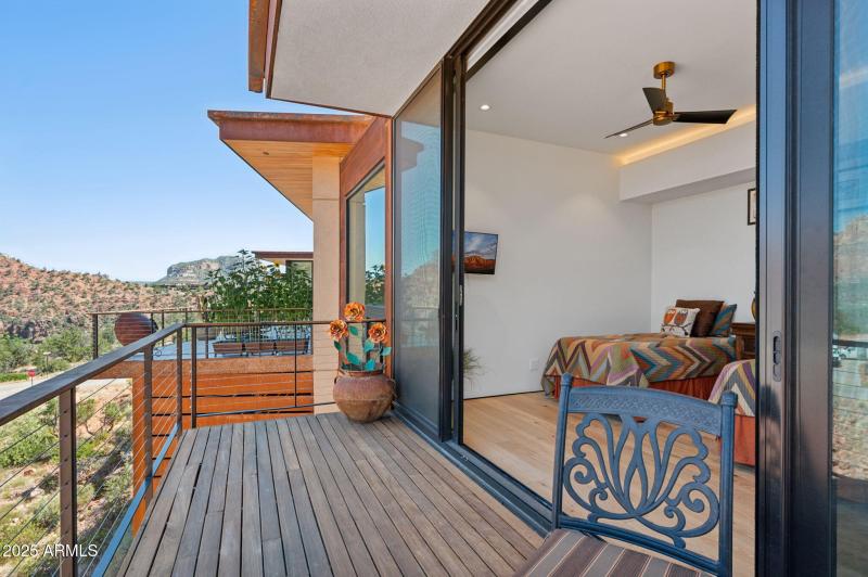 64-web-or-mls-24-jefferson-ct