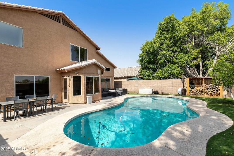 4820 W-025-029-DLB 0459-MLS_Size