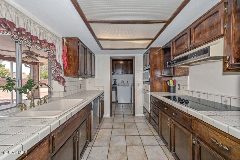 Kitchen-Laundry Room