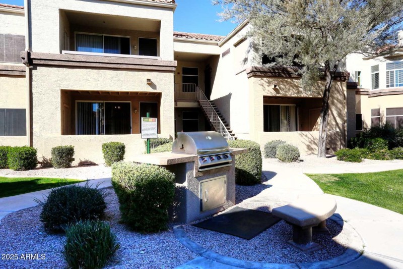 Franks on Shea-Community BBQ Grill