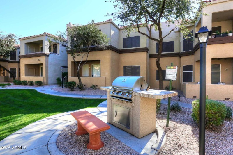 Franks on Shea-Community BBQ Grill2