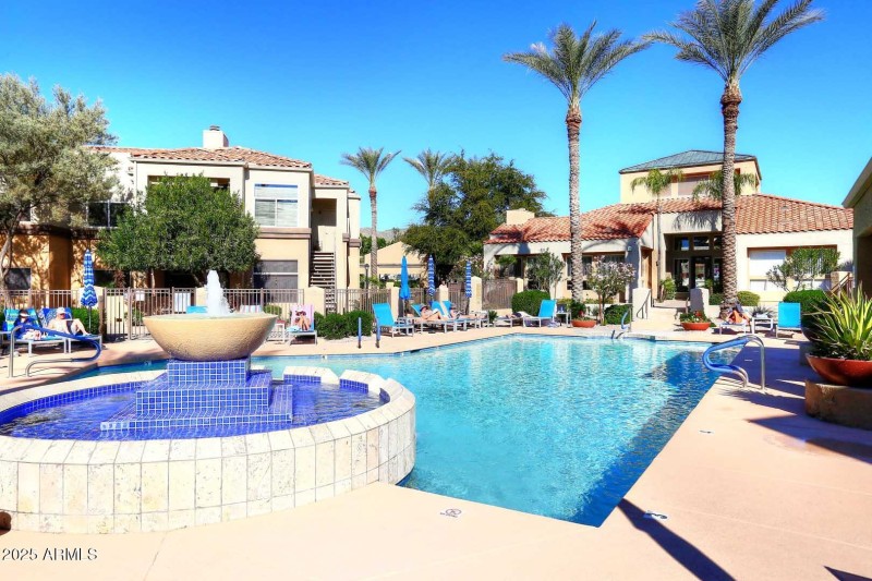 Franks on Shea-Community Pool2