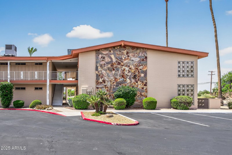 02_10851_N_Fairway2_mls