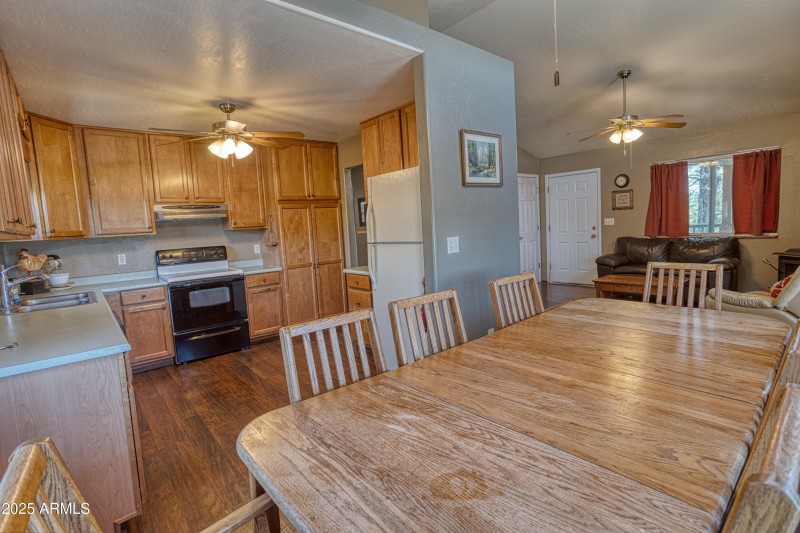 PAX_4921_AuroraHDR2019-edit