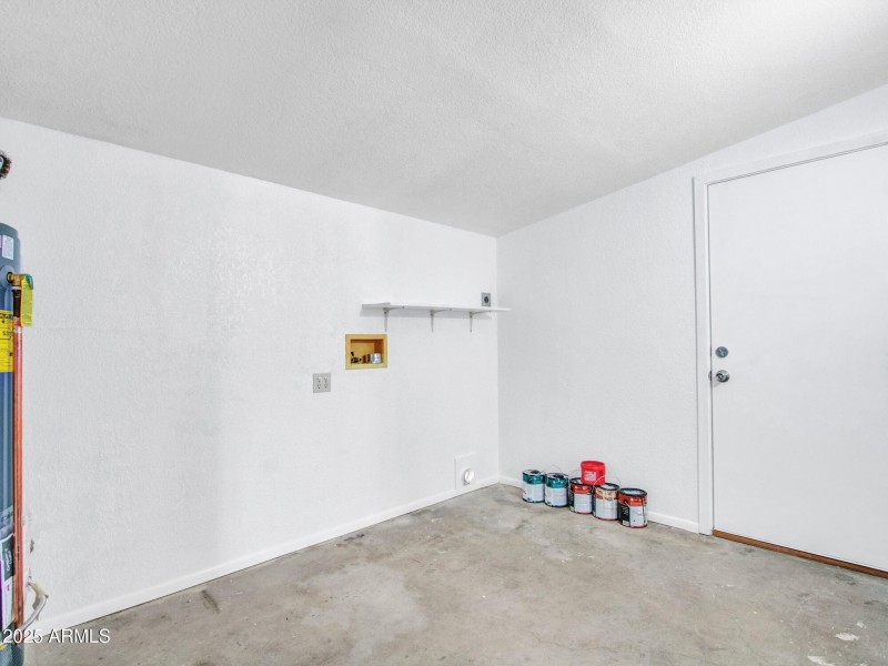 12-Laundry-Utility-room-(1)