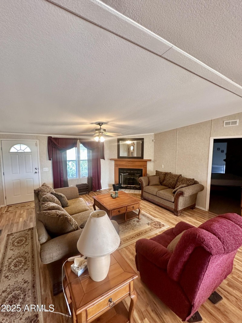 SPLIT MASTER OFF LIVING ROOM