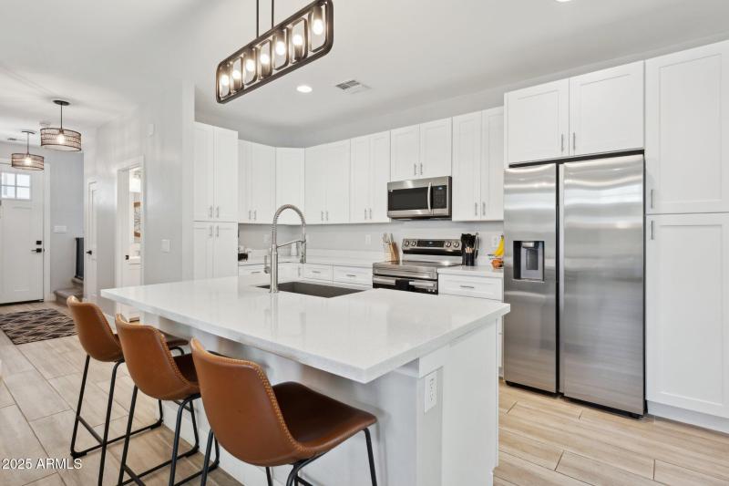 11-web-or-mls-2604-n-27th-st-1