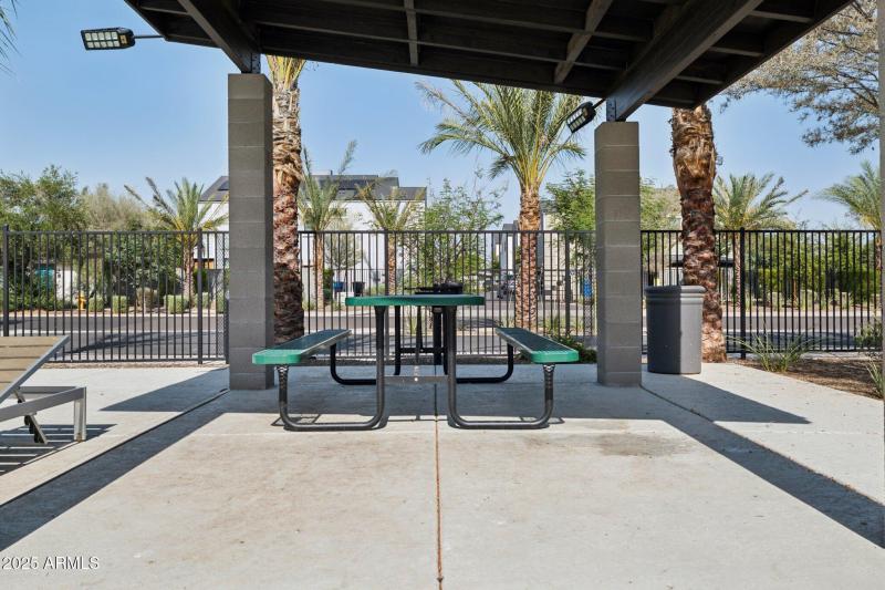 34-web-or-mls-2604-n-27th-st-1