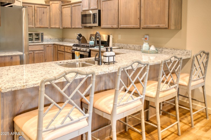 Kitchen/Breakfast Bar