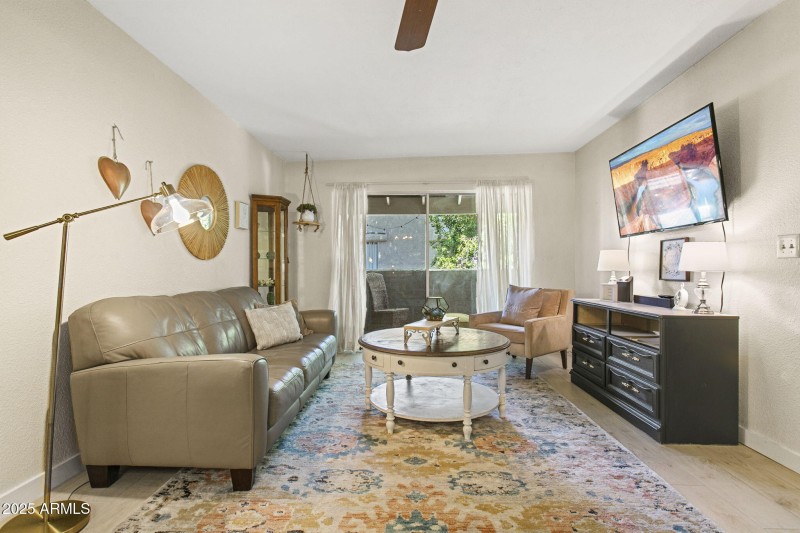 2-web-or-mls-4444-e-paradise-village-pkw