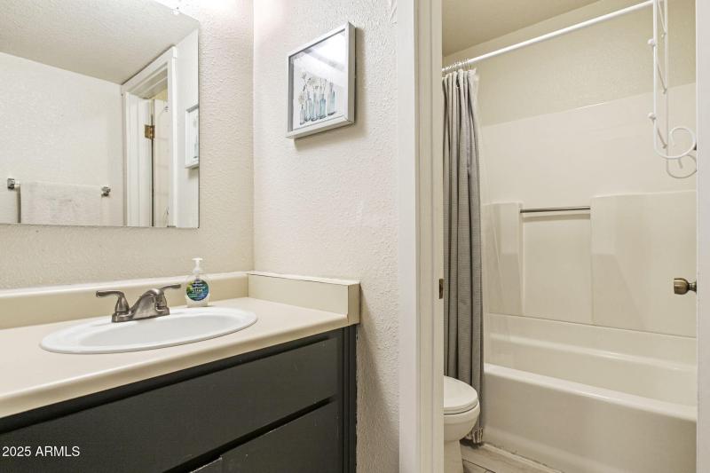 19-web-or-mls-4444-e-paradise-village-pk