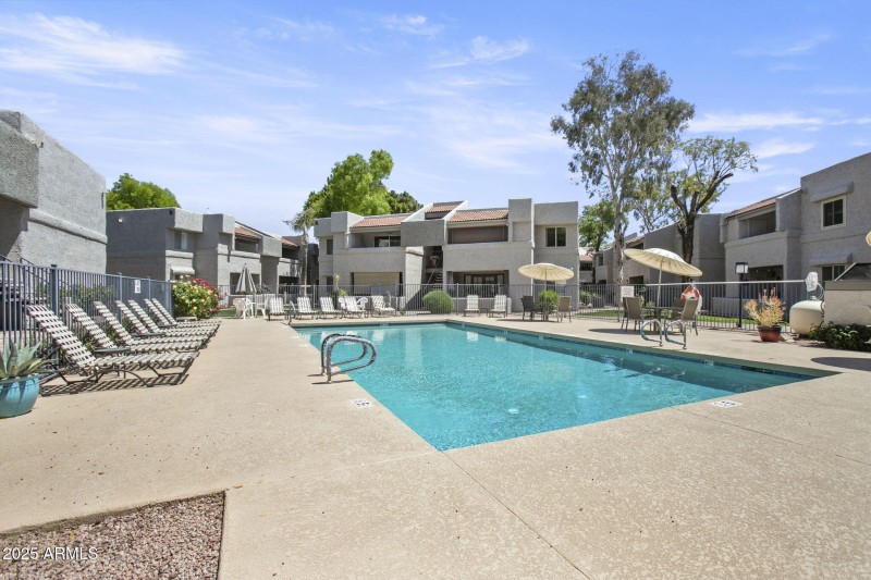 22-web-or-mls-4444-e-paradise-village-pk