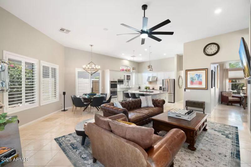 e2661c9d-89a8-4934-a10c-459f9bc864fe