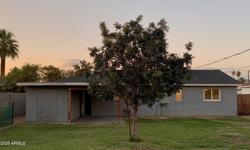 2531 E Indianola Ave