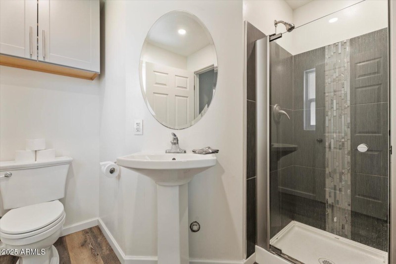 2531 E Indianola Ave