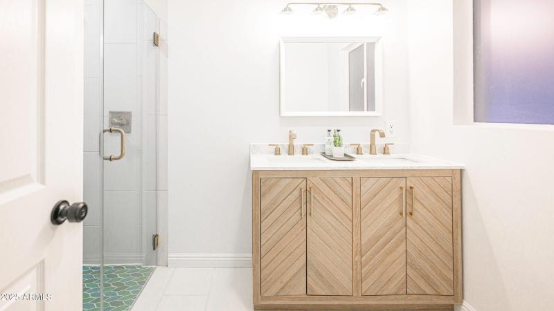 12) 59683-6865984e9eb03