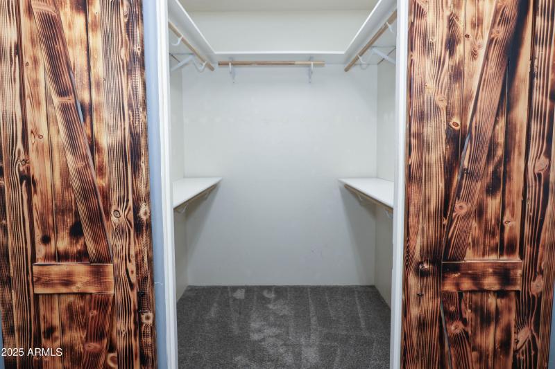 Palisades Primary Closet