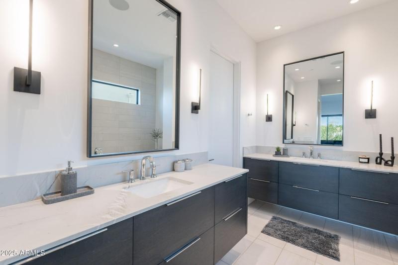 015_Primary Bathroom