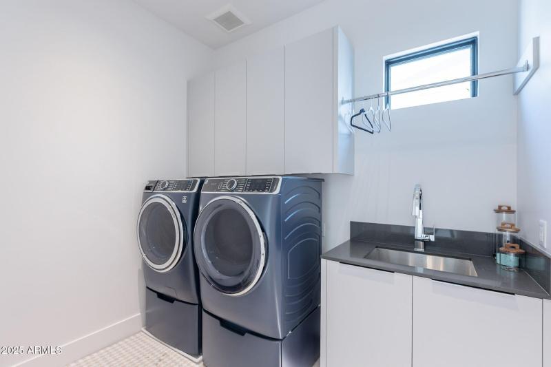 018_Laundry Room