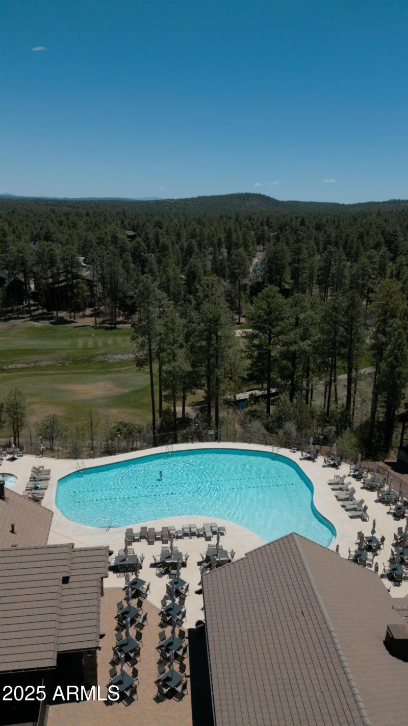 pickleballcourtclubhous