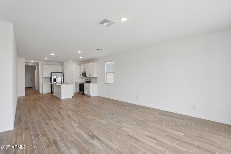 4-web-or-mls-La Senda Dr W-S0307-004