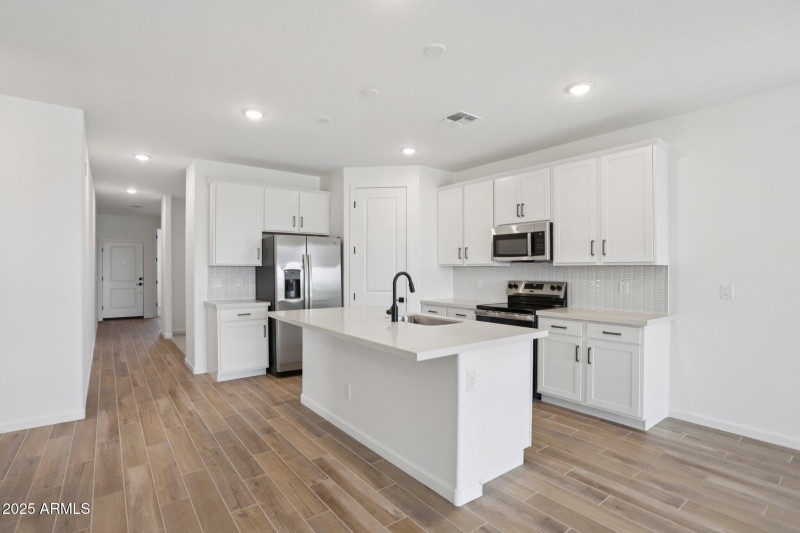 8-web-or-mls-La Senda Dr W-S0307-008