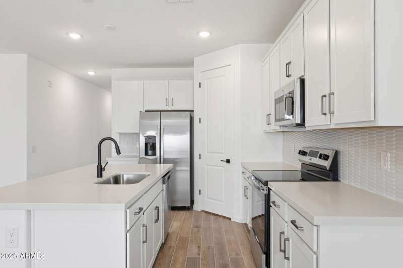 10-web-or-mls-La Senda Dr W-S0307-010