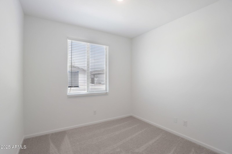 13-web-or-mls-La Senda Dr W-S0307-013