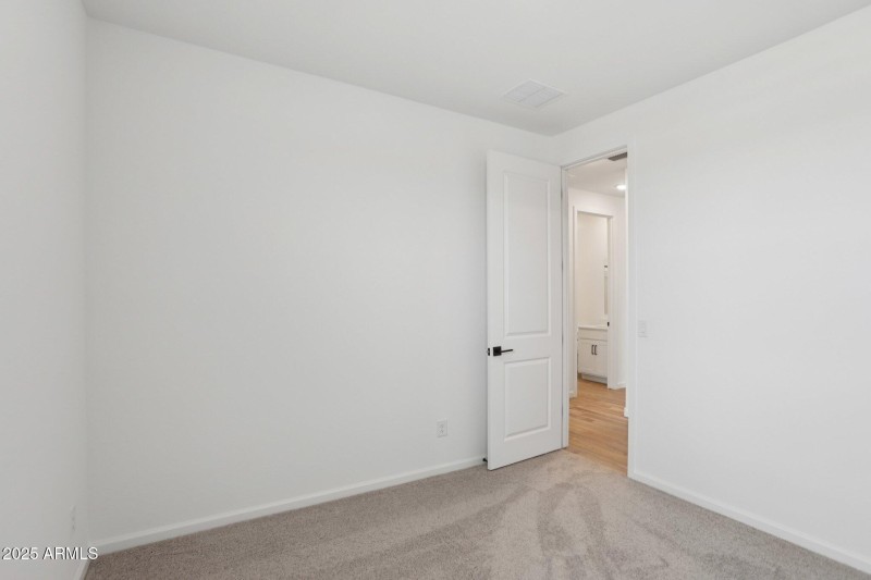 22-web-or-mls-La Senda Dr W-S0307-022