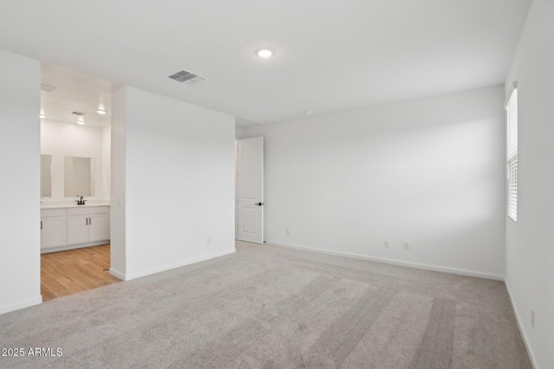 26-web-or-mls-La Senda Dr W-S0307-026