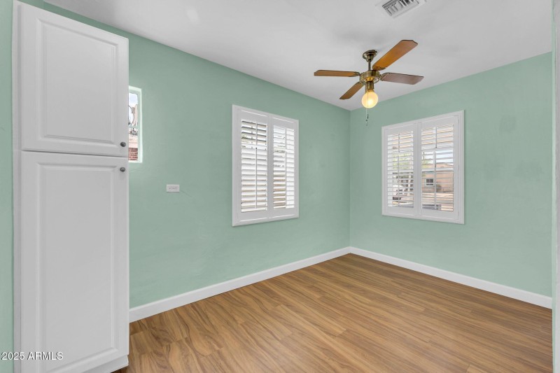 2242 E Harvard St-10