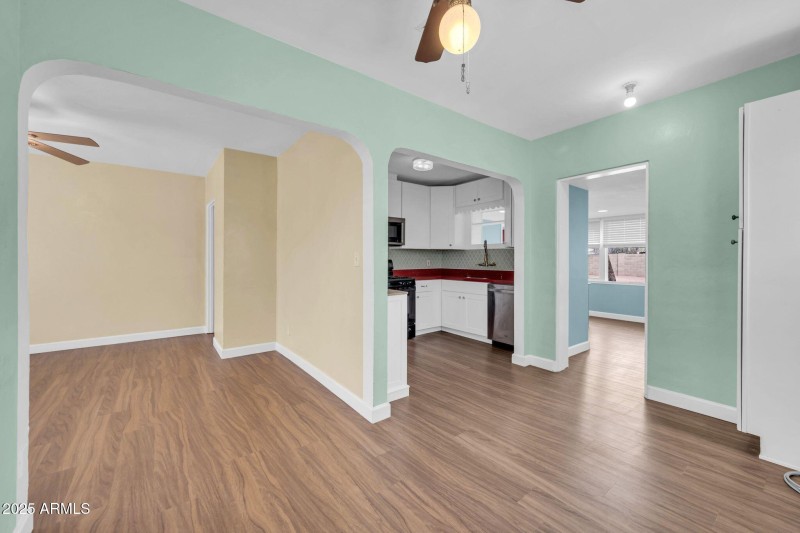 2242 E Harvard St-11