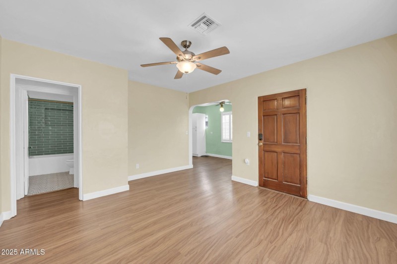 2242 E Harvard St-13