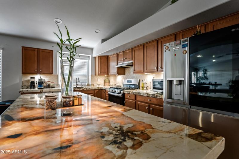 illumitated quartzite