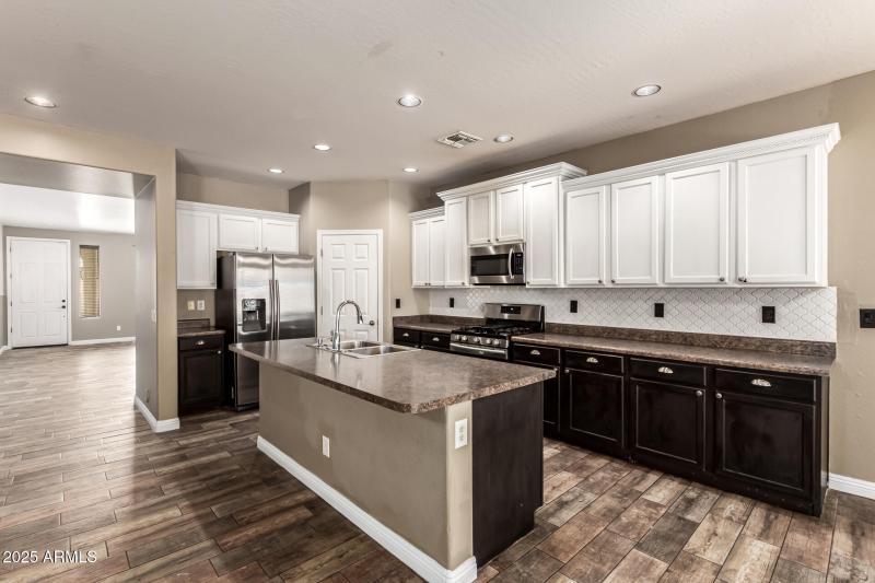 19 - Desert Horizons