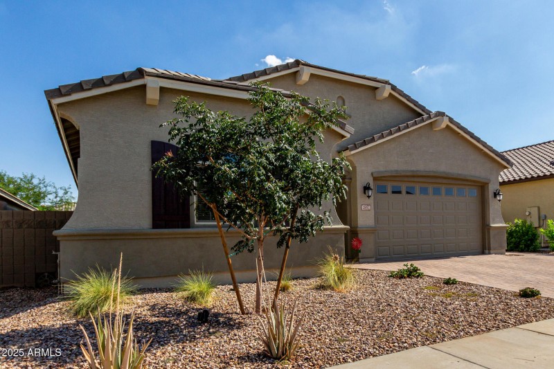 2857 W SANTA FE Drive