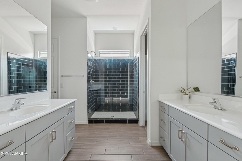 36-web-or-mls-N 185th Ave-S2706-036