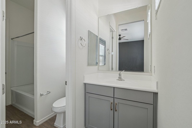 28-web-or-mls-N 185th Ave-S2706-028