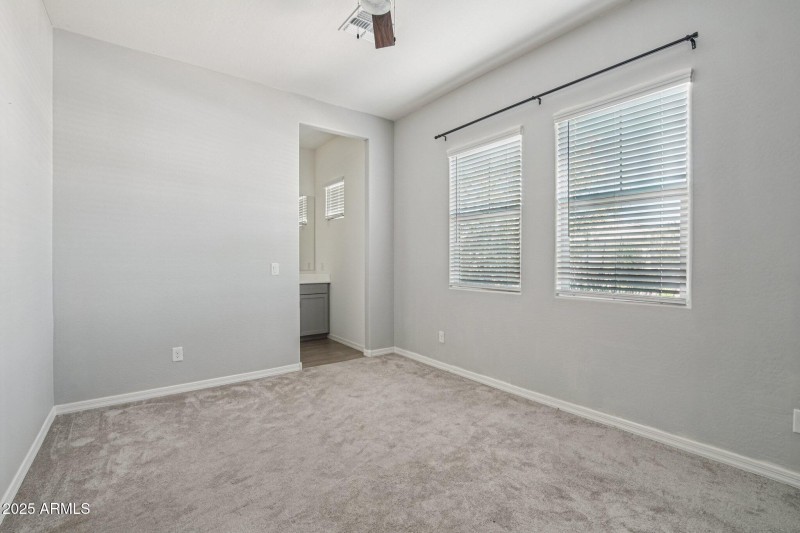 19-web-or-mls-N 185th Ave-S2706-019