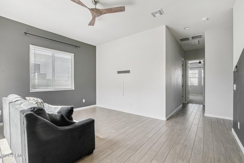 14-web-or-mls-N 185th Ave-S2706-014