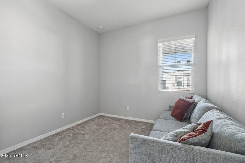 11-web-or-mls-N 185th Ave-S2706-011