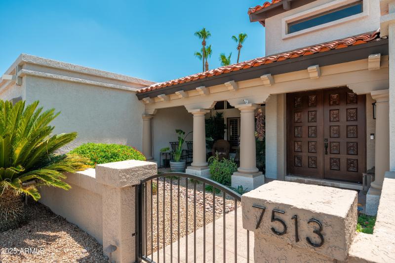 7513 E Buena Terra Way - 04